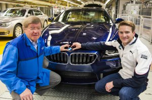 BMW-News-Blog: BMW_Werk_Dingolfing__Jubilaeum_mit_9_Millionen_gebauten_Fahrzeugen