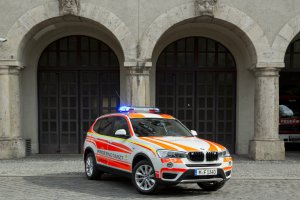 BMW-News-Blog: ​Dritter BMW X3 xDrive 20d (F25) als Kindernotarzt-Einsatzfahrzeug bergeben