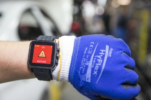 BMW-News-Blog: ​Smartwatches helfen bei Produktionsarbeit: - BMW-Syndikat