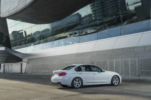 BMW-News-Blog: BMW 330e: 3er-Reihe mit Plug-in-Hybrid