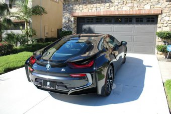 BMW-News-Blog: Warum_ein_Elektrofahrzeug_als_Dienstwagen_eine_Firmen-Wallbox_benoetigt