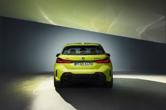 BMW-News-Blog: BMW_M135i_xDrive__F40__2022__LCI_mit_neuem_Fahrwerk