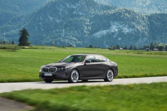 BMW-News-Blog: Neue_BMW_5er_Limousine_mit_Plug-in-Hybrid-Antrieb_erhaeltlich