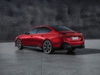 BMW-News-Blog: Athletische Eleganz und individuelle Performance: Die neue BMW 5er Limousine mit M Performance Parts