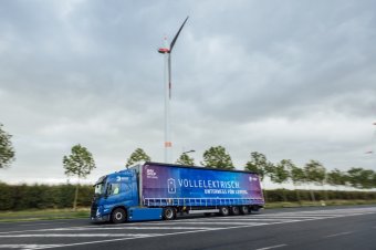 BMW-News-Blog: Emissionsreduziertes Fahren: E-LKW transportieren - BMW-Syndikat