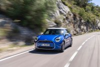 BMW-News-Blog: BMW Group erzielt dreifachen Triumph beim Goldenen Lenkrad 2024
