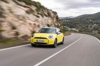 BMW-News-Blog: BMW Group erzielt dreifachen Triumph beim Goldenen Lenkrad 2024