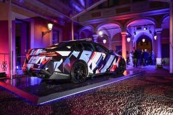 BMW-News-Blog: Revolutionre Hybrid-Power im Motorsport: Das neue BMW M5 MotoGP Safety Car