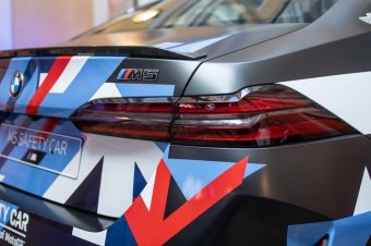 BMW-News-Blog: Revolutionre Hybrid-Power im Motorsport: Das neue BMW M5 MotoGP Safety Car