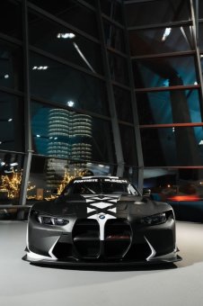 BMW-News-Blog: BMW M4 GT3 EVO verbindet Motorsport, Gaming und Po - BMW-Syndikat