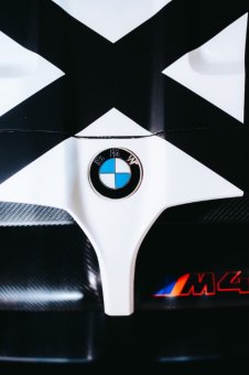 BMW-News-Blog: BMW M4 GT3 EVO verbindet Motorsport, Gaming und Po - BMW-Syndikat