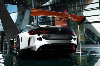 BMW-News-Blog: BMW M4 GT3 EVO verbindet Motorsport, Gaming und Po - BMW-Syndikat