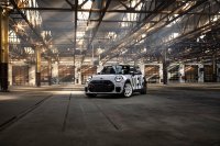 BMW-News-Blog: MINI John Cooper Works x Deus Ex Machina: Kreativitt trifft Rennsportleidenschaft