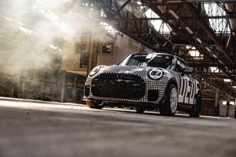 BMW-News-Blog: MINI John Cooper Works x Deus Ex Machina: Kreativitt trifft Rennsportleidenschaft