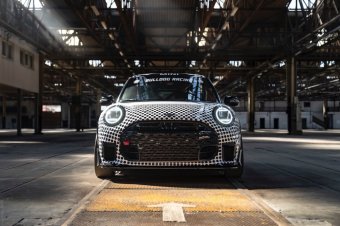 BMW-News-Blog: MINI John Cooper Works x Deus Ex Machina: Kreativitt trifft Rennsportleidenschaft