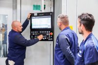 BMW-News-Blog: BMW er�ffnet neues Werk in Debrecen: Startschuss f�r die Neue Klasse mit dem iX3