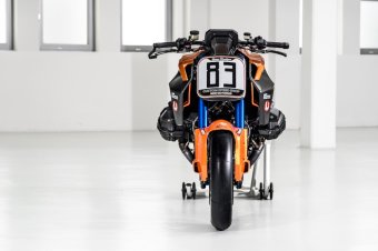 BMW-News-Blog: BMW R 1300 R �Superhooligan�: Daytona-50 Jahre Jub - BMW-Syndikat