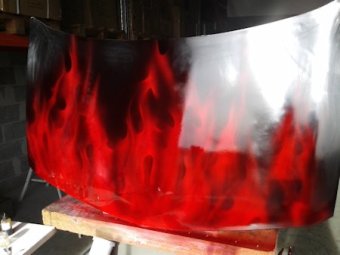 BMW-News-Blog: Airbrush-Flammen lackieren mit Airbrush-Farben: Tr - BMW-Syndikat