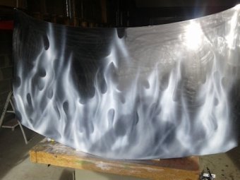 BMW-News-Blog: Airbrush-Flammen lackieren mit Airbrush-Farben: Tr - BMW-Syndikat