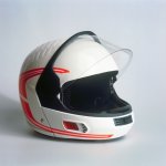 BMW-News-Blog: 50 Jahre BMW Helme: Die Entwicklung der BMW Motorrad Systemhelme von 1975 bis System 8 Carbon 2026