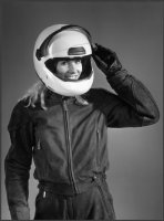 BMW-News-Blog: 50 Jahre BMW Helme: Die Entwicklung der BMW Motorrad Systemhelme von 1975 bis System 8 Carbon 2026