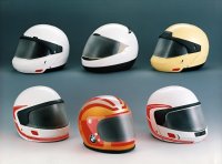 BMW-News-Blog: 50 Jahre BMW Helme: Die Entwicklung der BMW Motorrad Systemhelme von 1975 bis System 8 Carbon 2026