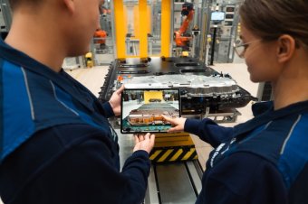BMW-News-Blog: BMW iX5: 144-kWh-Gen6-Batterie aus dem neuen Werk Woodruff