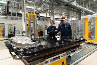 BMW-News-Blog: BMW iX5: 144-kWh-Gen6-Batterie aus dem neuen Werk Woodruff