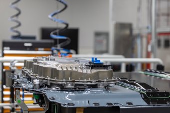 BMW-News-Blog: BMW iX5: 144-kWh-Gen6-Batterie aus dem neuen Werk Woodruff