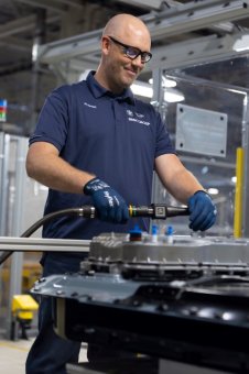 BMW-News-Blog: BMW iX5: 144-kWh-Gen6-Batterie aus dem neuen Werk Woodruff