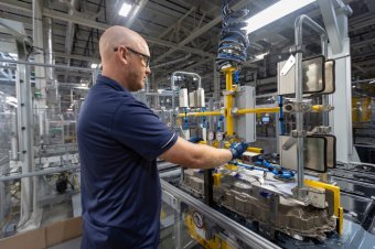 BMW-News-Blog: BMW iX5: 144-kWh-Gen6-Batterie aus dem neuen Werk Woodruff