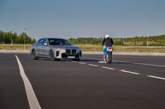 BMW-News-Blog: BMW Neue Klasse: Neue Sicherheitsfunktionen verhindern Dooring-Unf�lle und greifen aktiv ein