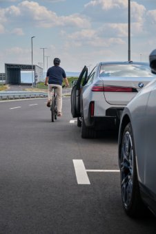 BMW-News-Blog: BMW Neue Klasse: Neue Sicherheitsfunktionen verhindern Dooring-Unf�lle und greifen aktiv ein