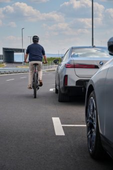 BMW-News-Blog: BMW Neue Klasse: Neue Sicherheitsfunktionen verhindern Dooring-Unf�lle und greifen aktiv ein