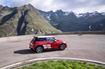 BMW-News-Blog: MINI 1965 Victory Edition: Rallye-Sondermodell mit Startnummer 52 als Cooper S und JCW