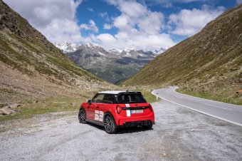 BMW-News-Blog: MINI 1965 Victory Edition: Rallye-Sondermodell mit Startnummer 52 als Cooper S und JCW